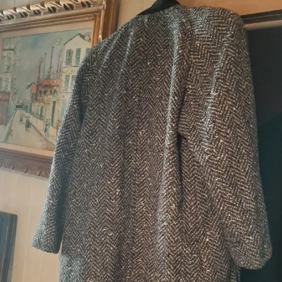 Women's Herringbone Tweed Coat - Black and Gray - Picture 4 of 13